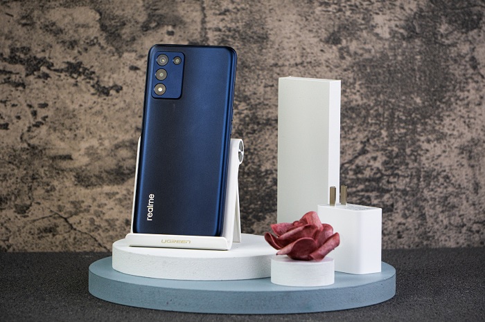 trên tay realme Q3s