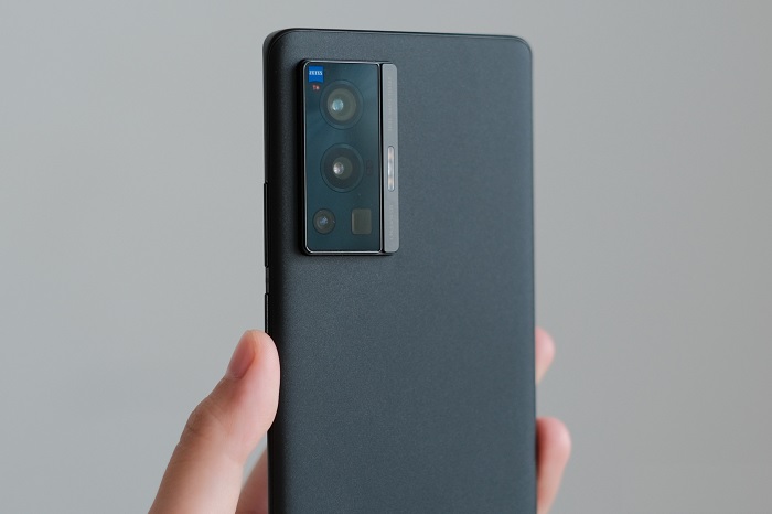 Hệ thống camera sau trên Vivo X70 Pro