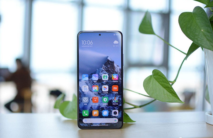 Trên tay Redmi Note 11 Pro+ 5G – Siêu phẩm mới nhà Xiaomi sạc nhanh 120W giá cực mềm