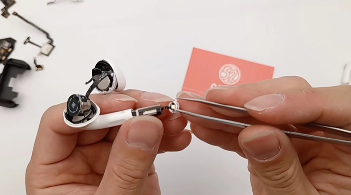 Mổ xẻ và khám phá bên trong AirPods 3