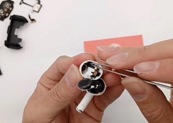 “Mổ xẻ” và khám phá bên trong AirPods 3, có nhiều điểm khác biệt so với AirPods Pro