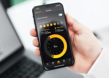 Cách cài báo thức trên iOS 15