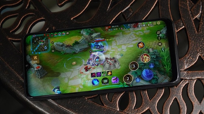 Realme C11 2021 chơi mượt các tựa game nhẹ và cài đặt cấu hình ở mức hợp lý