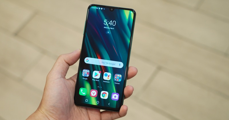 5 điện thoại màn hình AMOLED ấn tượng thời gian gần đây