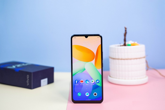 Chất lượng màn hình của V23e 4G và 5G tương tự nhau