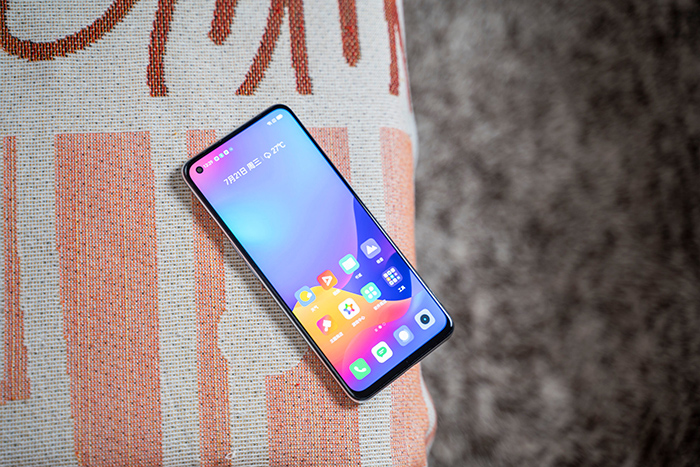Realme GT Master Edition được trang bị màn hình 120Hz