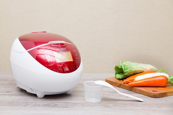 Nồi cơm điện tử với thiết kế sang trọng, hiện đại