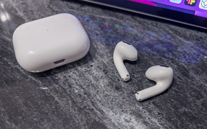 AirPods 3 được tích hợp tính năng điều khiển cử chỉ tương tự AirPods Pro