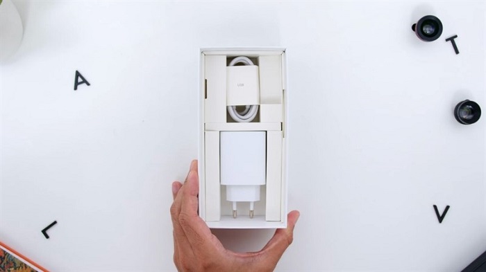 Trên tay Xiaomi 11 Lite 5G NE