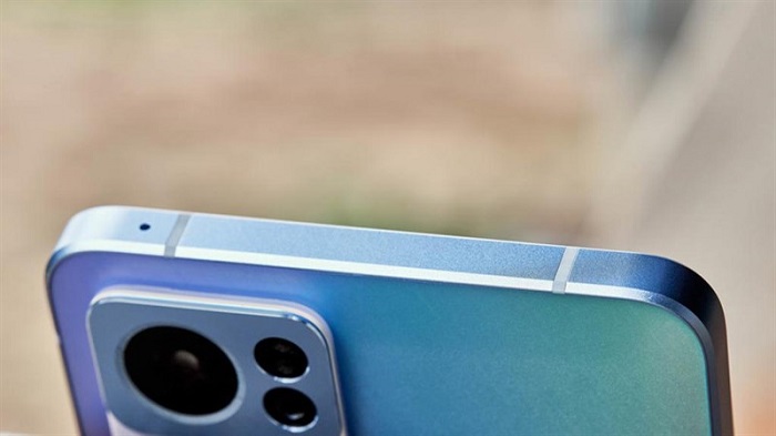 Đỉnh máy có míc thu âm