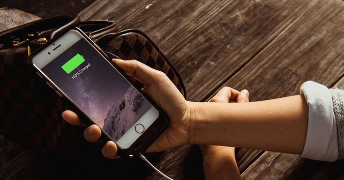 Đừng để điện thoại hết pin