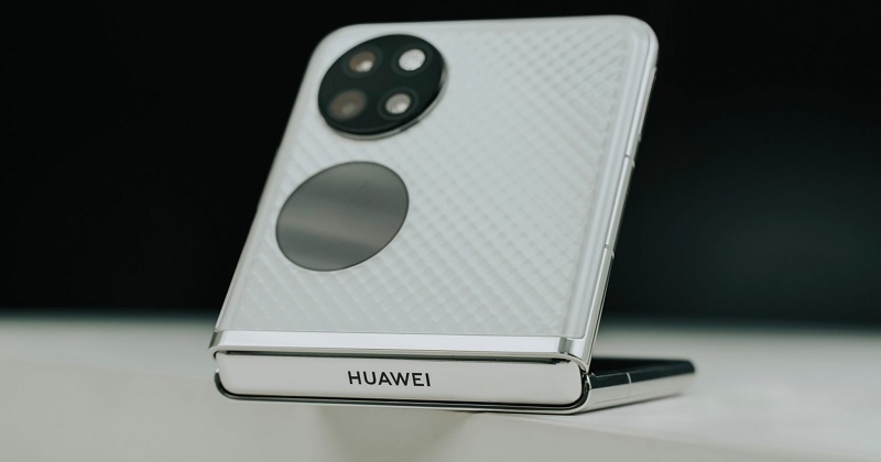 Cận cảnh Huawei P50 Pocket