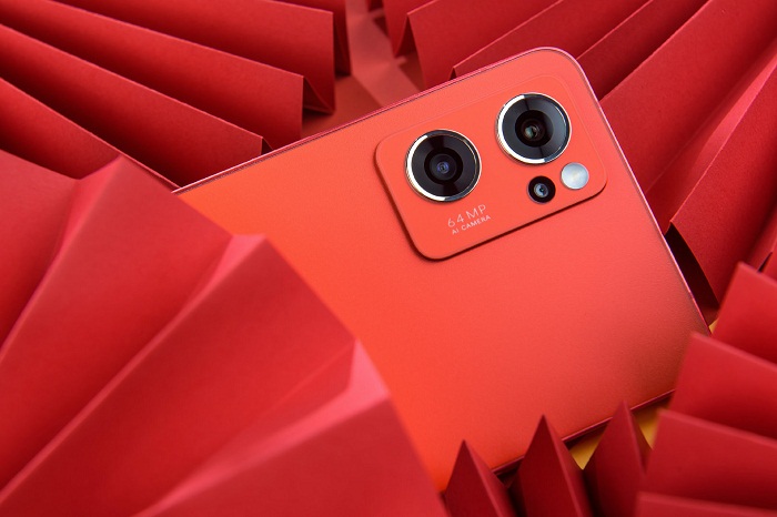 Cụm camera sau là điểm nhấn nổi bật trên mặt lưng