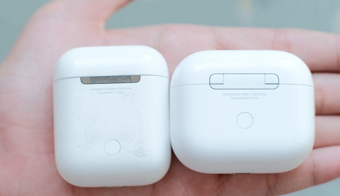 Case sạc làm nhựa bóng, theo thời gian sẽ khiến bề mặt case bị xước dăm