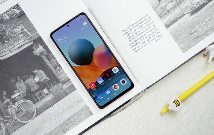 Redmi Note 10 Pro cho chất lượng hiển thị tốt hơn OPPO A95