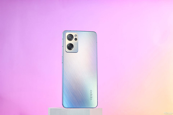 Thiết kế của OPPO Reno7