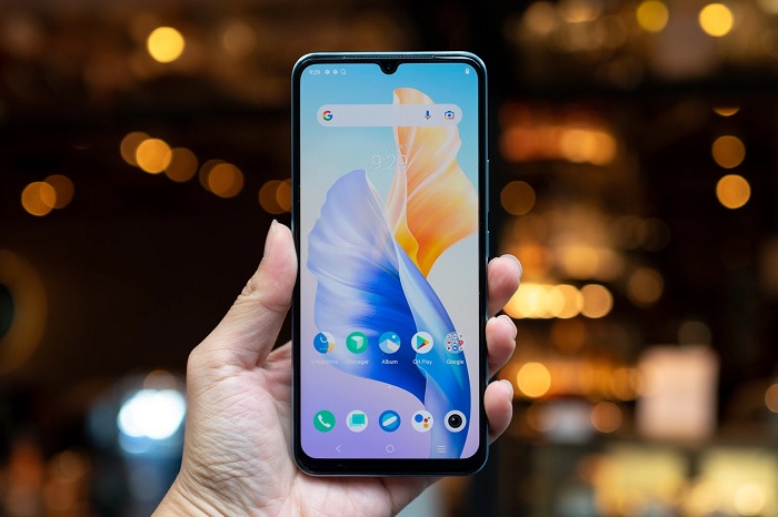 Vivo V23e trang bị màn hình AMOLED rộng 6.44 inch, độ phân giải Full HD+