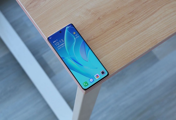 Màn hình full viền đẹp mắt