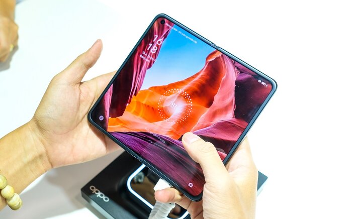 OPPO Find N 5G - Chiếc điện thoại gập đầu tiên của OPPO