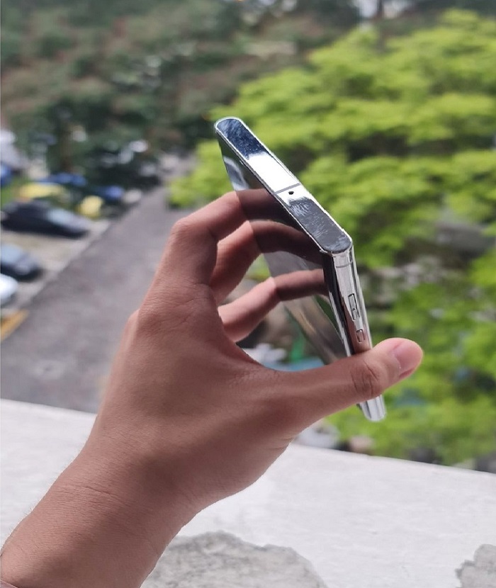 Phần đỉnh của Galaxy S22 Ultra