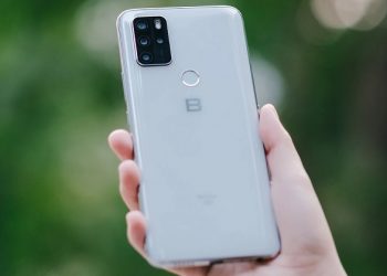 Trên tay Bphone A40