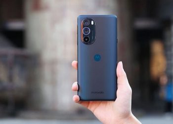 Trên tay Motorola Edge X30