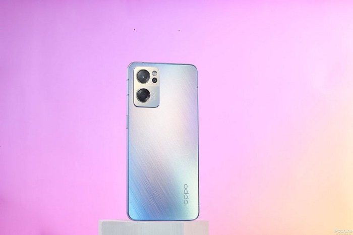 Trên tay OPPO Reno7