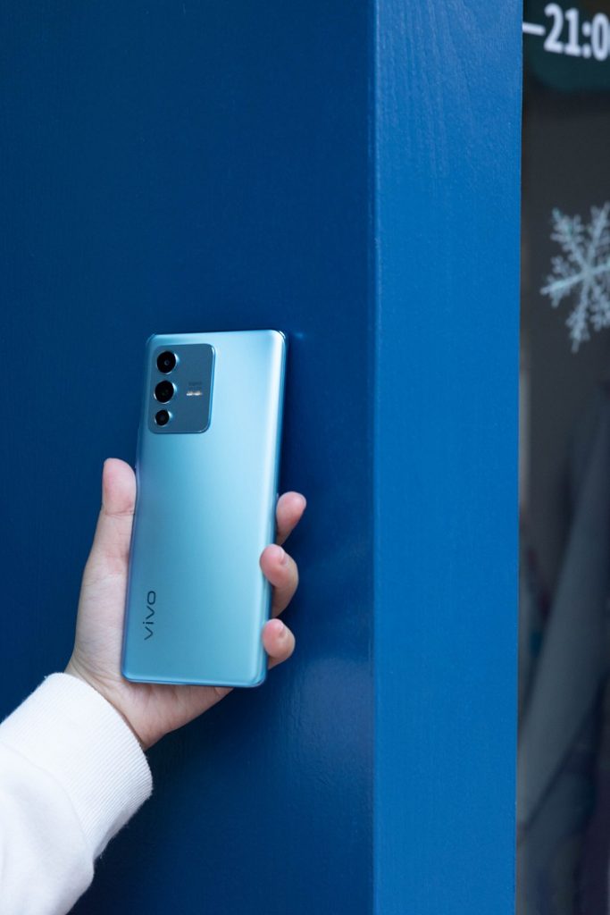 trên tay vivo S12 Pro