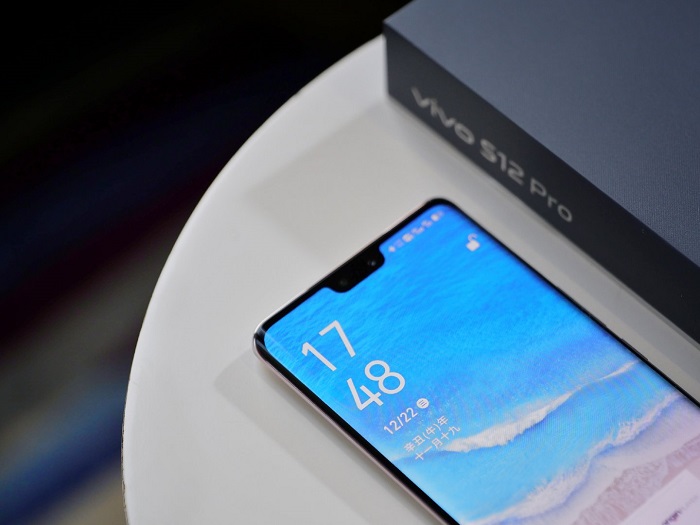 Vivo S12 Pro có camera selfie kép