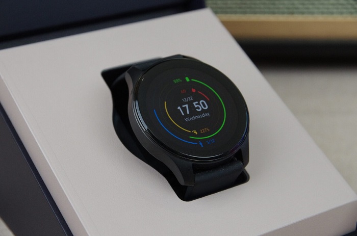 Vivo Watch 2 lộ rõ sau khi mở nắp hộp ra