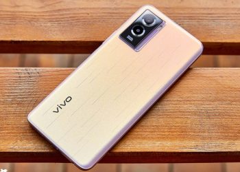 Trên tay Vivo Y55s 5G