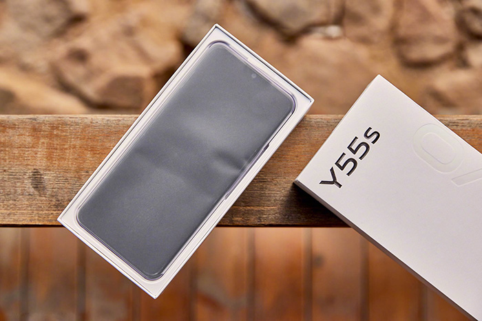 Trên tay Vivo Y55s 5G