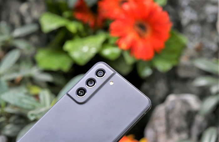 Galaxy S21 FE 5G cũng được Samsung trang bị hệ thống camera sau cao cấp để người dùng có thể dễ dàng chụp được những bức ảnh rõ nét và ưng ý nhất