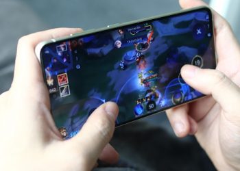 Cận cảnh Galaxy S21 FE 5G: Siêu phẩm đầu năm dành cho fan, cực hấp dẫn trong tầm giá