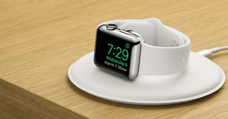 Đồng hồ apple watch sạc không lên nguồn do đâu?