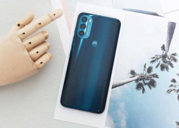 Cận cảnh Moto G71