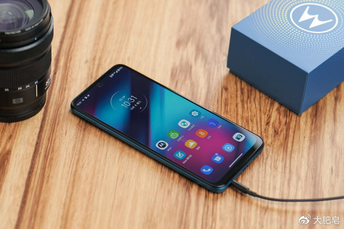 Moto G71 sở hữu viên pin lớn 