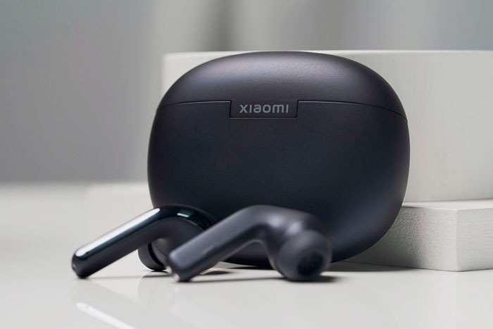 Màu đen nhám hạn chế bám vân tay và trầy xước