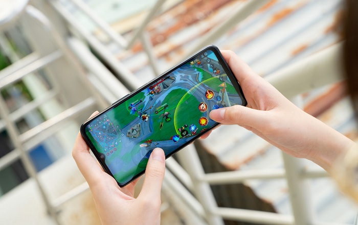 Y33s chơi game rất mượt