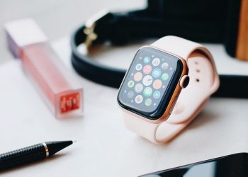 Có nên mua Apple Watch cũ không