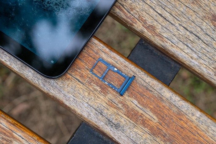 Máy có trang bị khe cắm sim