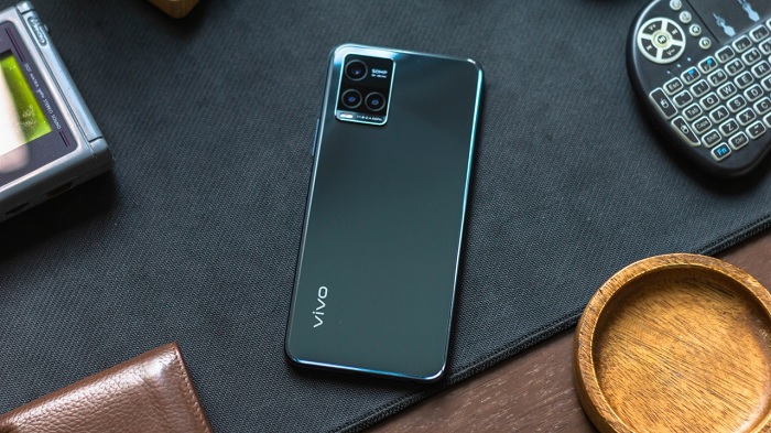 Ngoài thiết kế đẹp mắt Vivo Y33s được trang bị dung lượng pin khá khủng