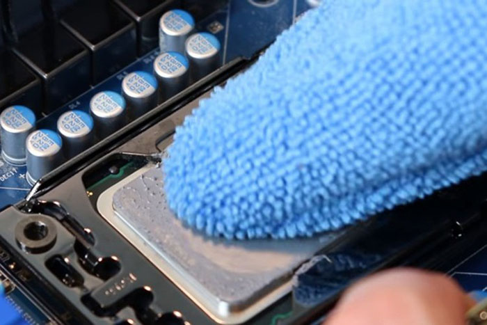 Vệ sinh bề mặt bôi keo