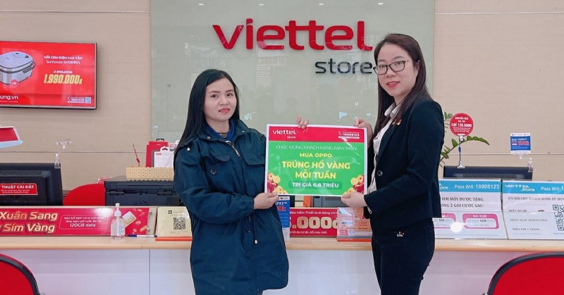 Nhiều khách hàng trúng Hổ vàng tài lộc khi mua hàng tại Viettel Store