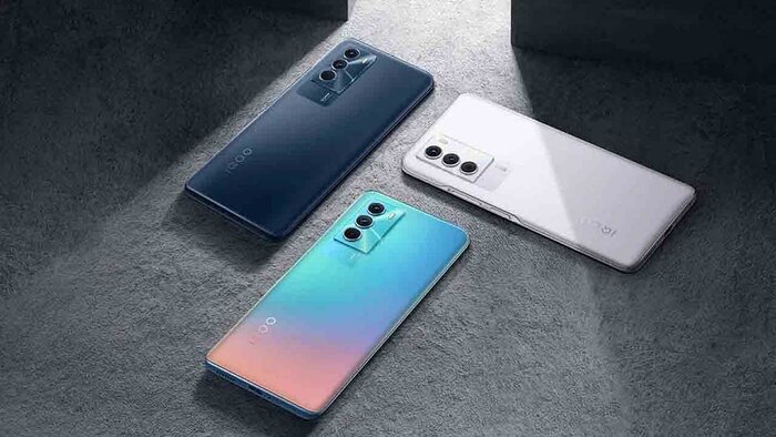 Hai mẫu smartphone có thiết kế khá tương đồng nhau