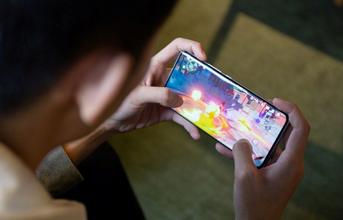 Xiaomi 12 Pro hỗ trợ sạc nhanh 120W