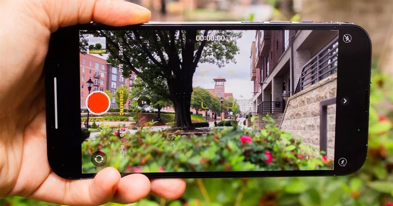 Tại sao iPhone không quay được video