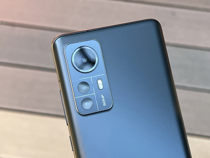 Cận cảnh camera sau Xiaomi 12X