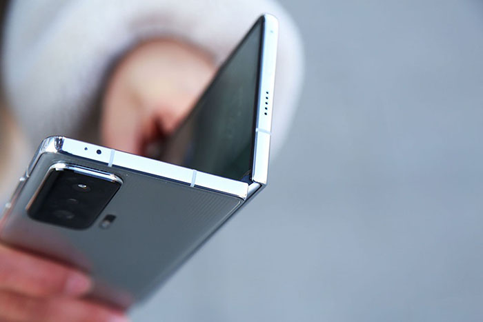 Máy được lên kệ tại Trung Quốc từ ngày 18/01