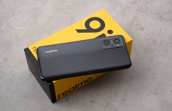 Máy sở hữu viên pin khủng 5000mAh và hỗ trợ sạc nhanh 33W